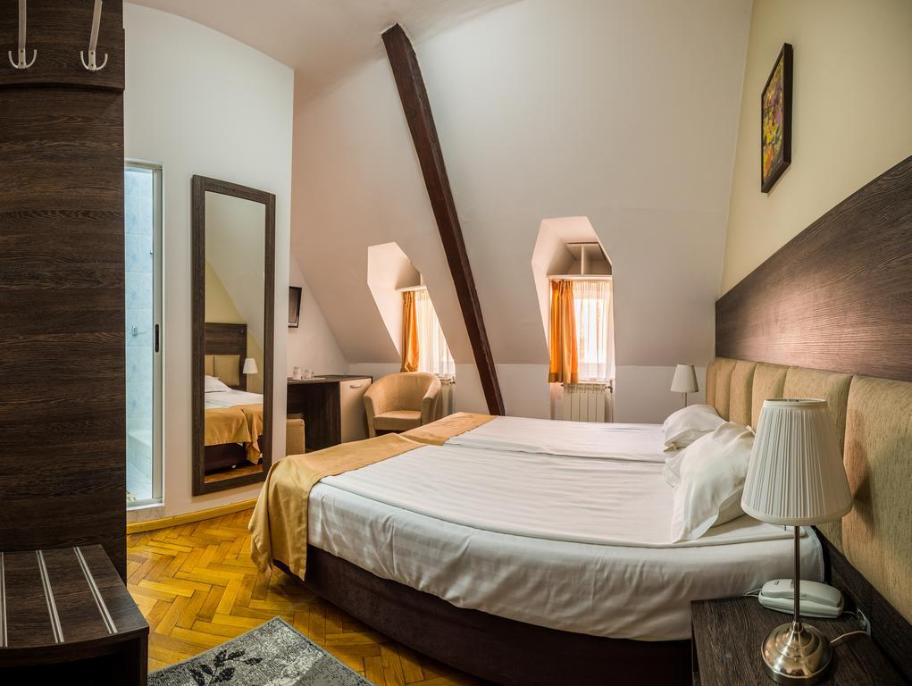 Rina Cerbul Hotel Sinaia