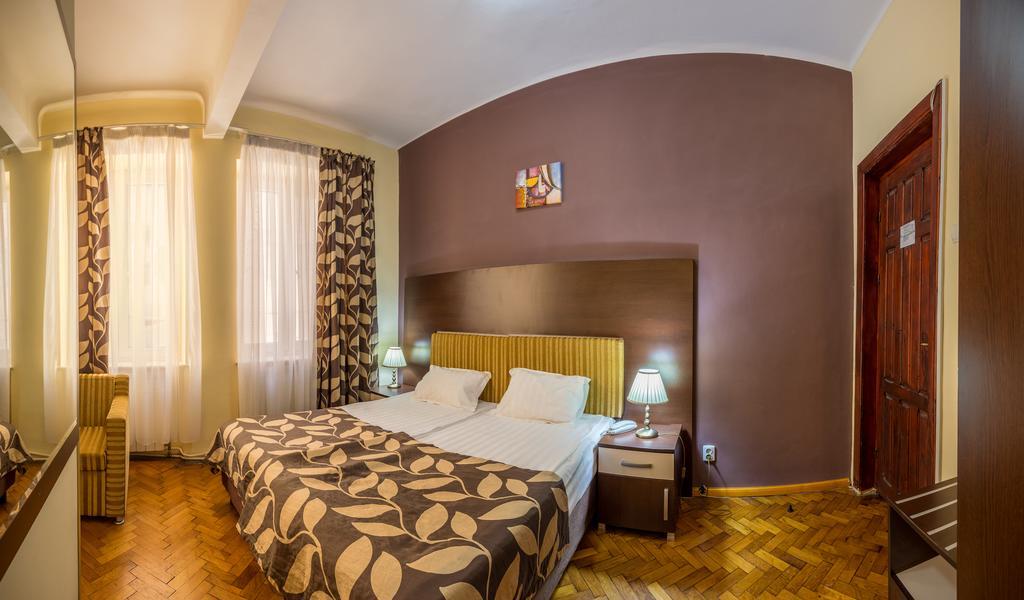 Hotel Rina Cerbul 2*