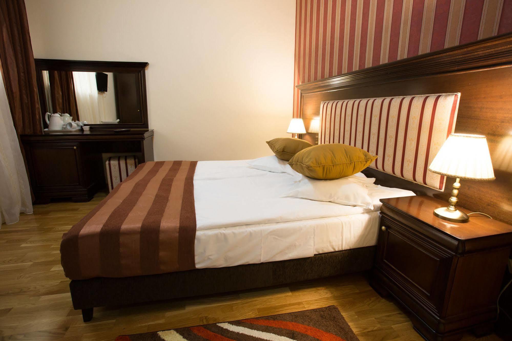 Rina Cerbul Hotel 2*